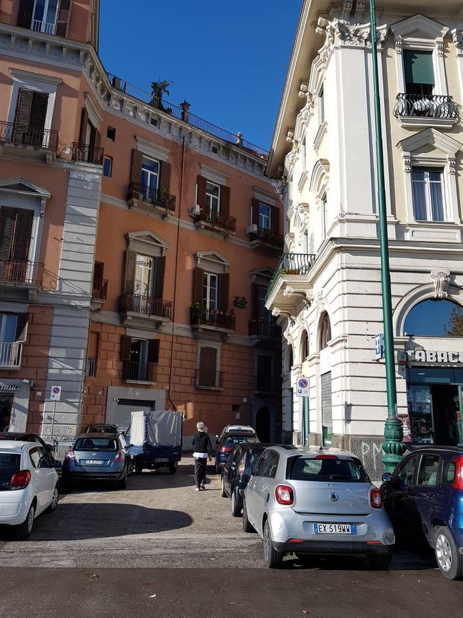 Lungomare Caracciolo Mon *