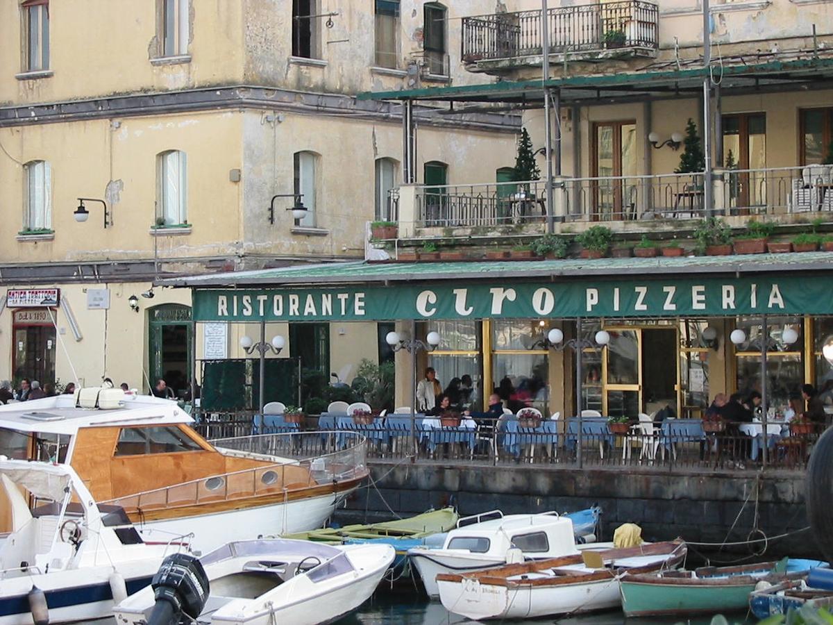 Lungomare Caracciolo Mon * Naples
