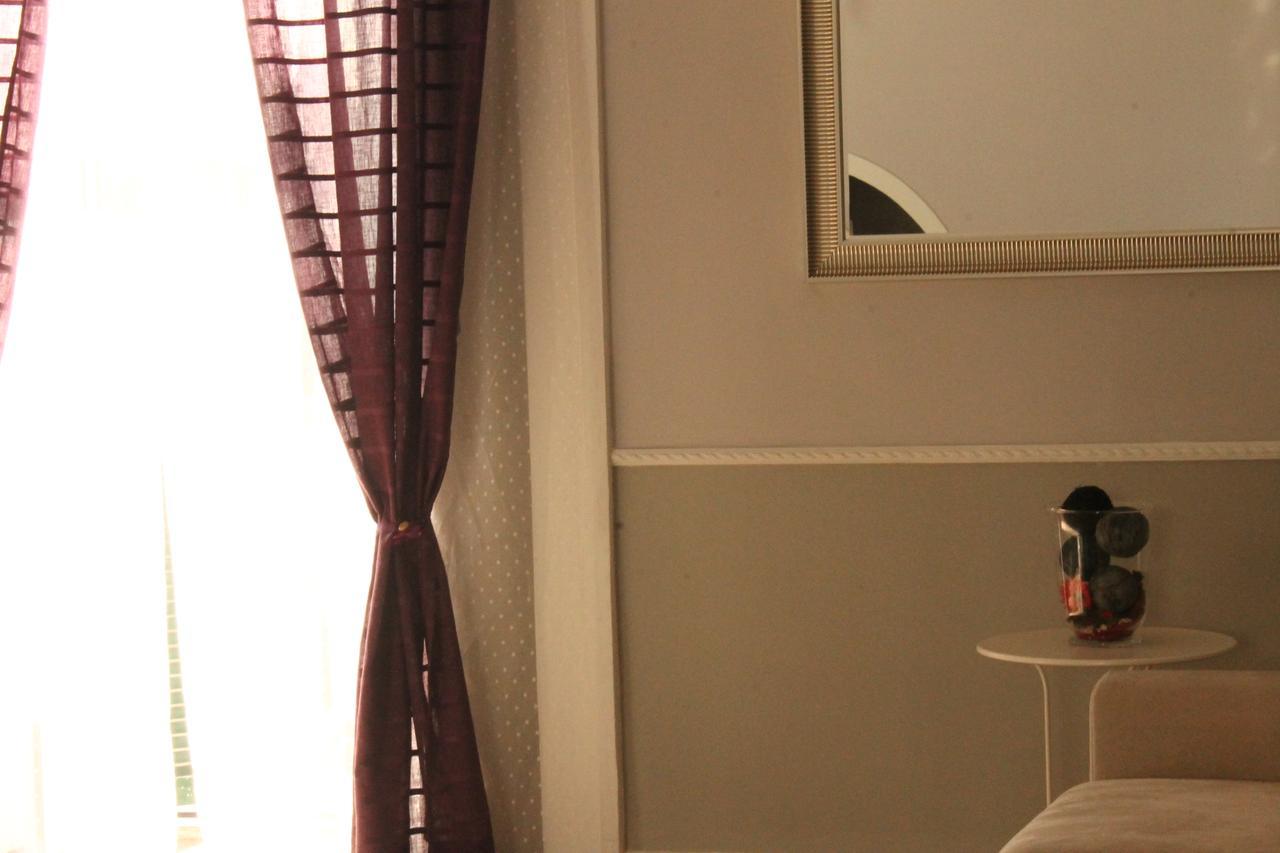 La Torretta Chiaia Bed & Breakfast 3*