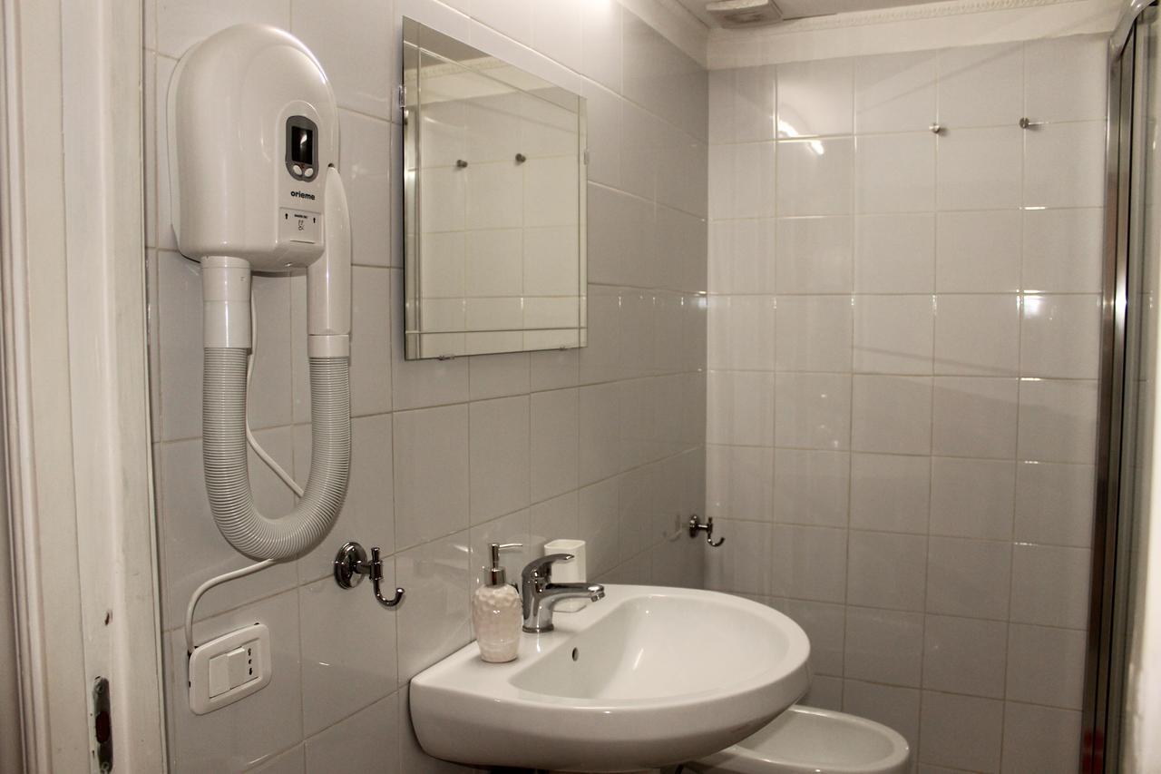 La Torretta Chiaia Bed & Breakfast