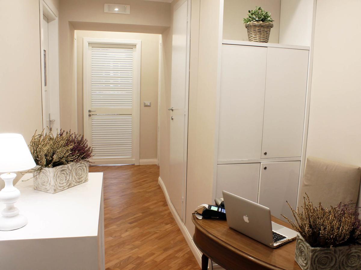 Grand Tour 4rooms Bed & Breakfast Naples