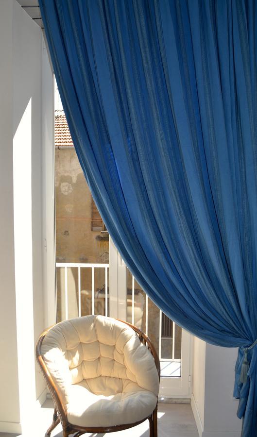 Il Miracolo 2* Naples