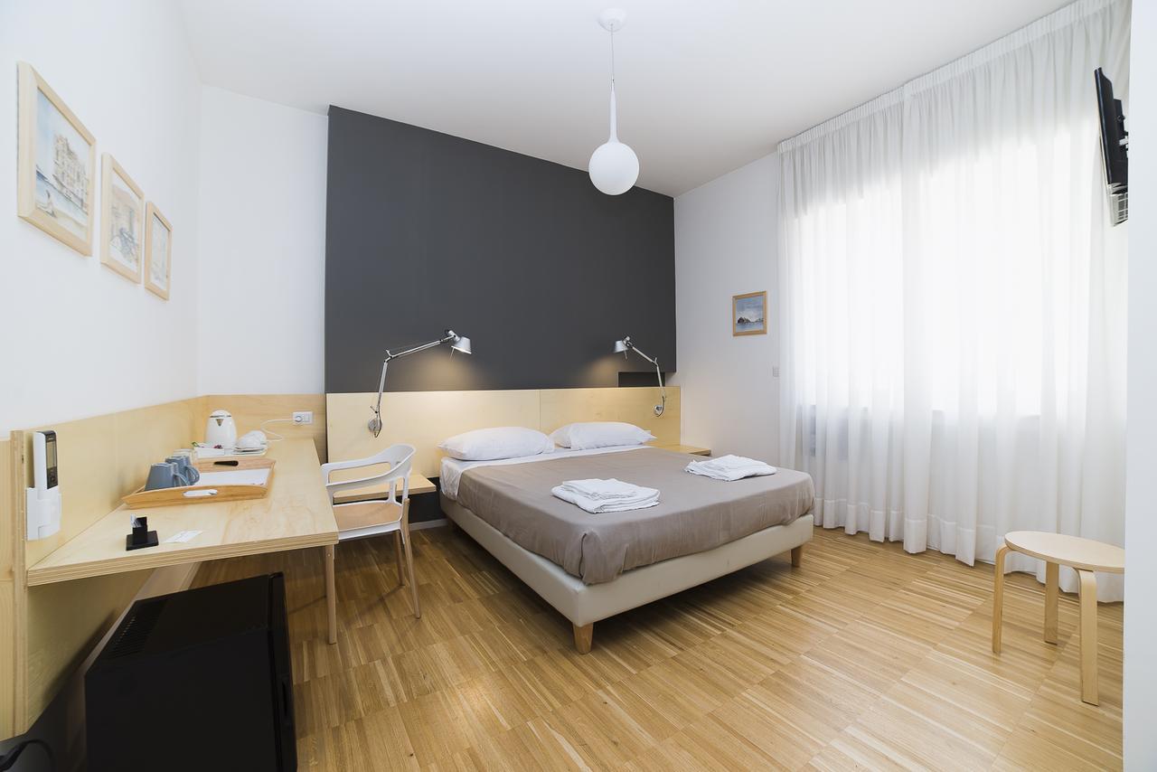 Le Stanze Di Piazza Dei Martiri Bed & Breakfast 5*