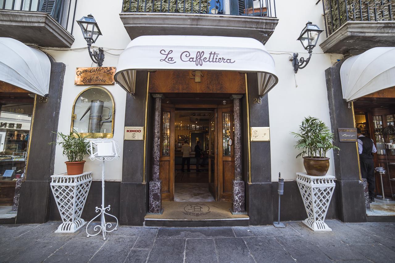 Le Stanze Di Piazza Dei Martiri Naples