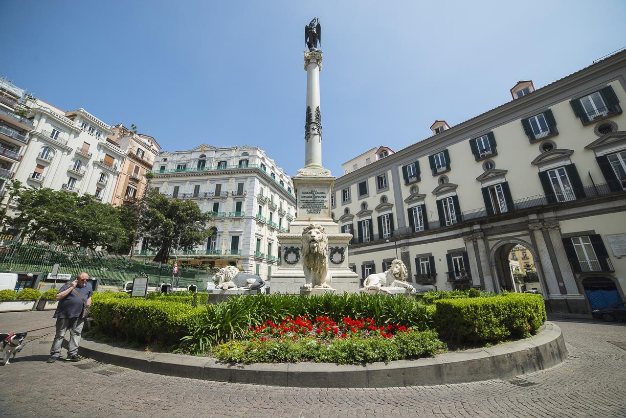 Le Stanze Di Piazza Dei Martiri Naples