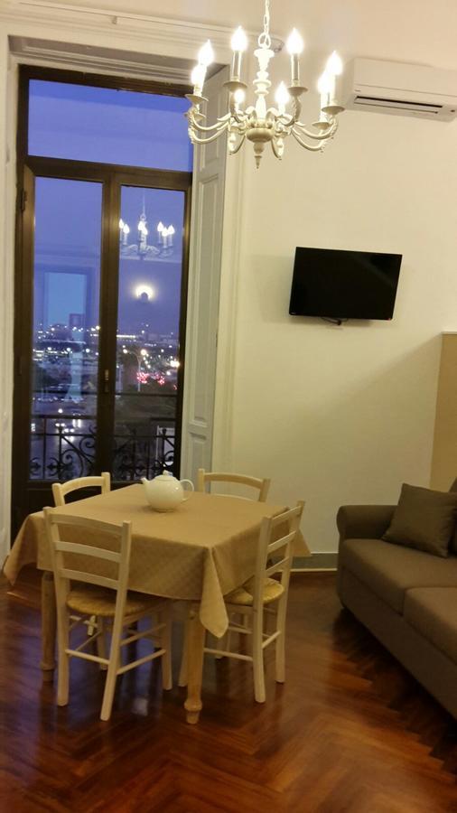 Metro Garibaldi - Loft Con Wifi E 4 Posti Letto Presso La Stazione Centrale Di Napoli Apartment *