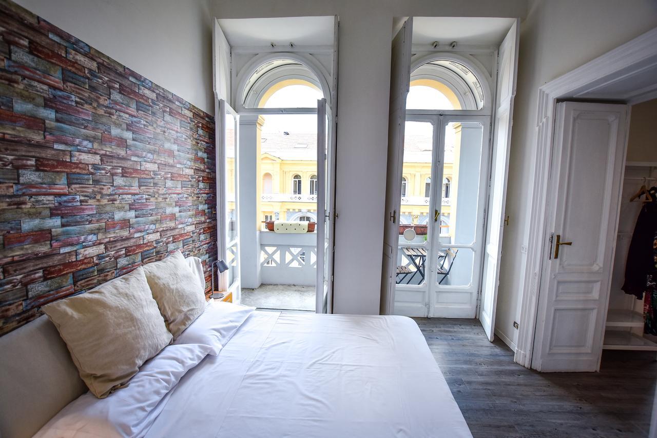A I R Amore * Naples