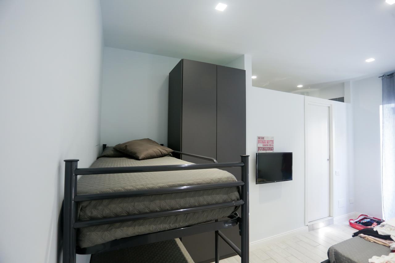 Esposito Plaza- & Guest house *