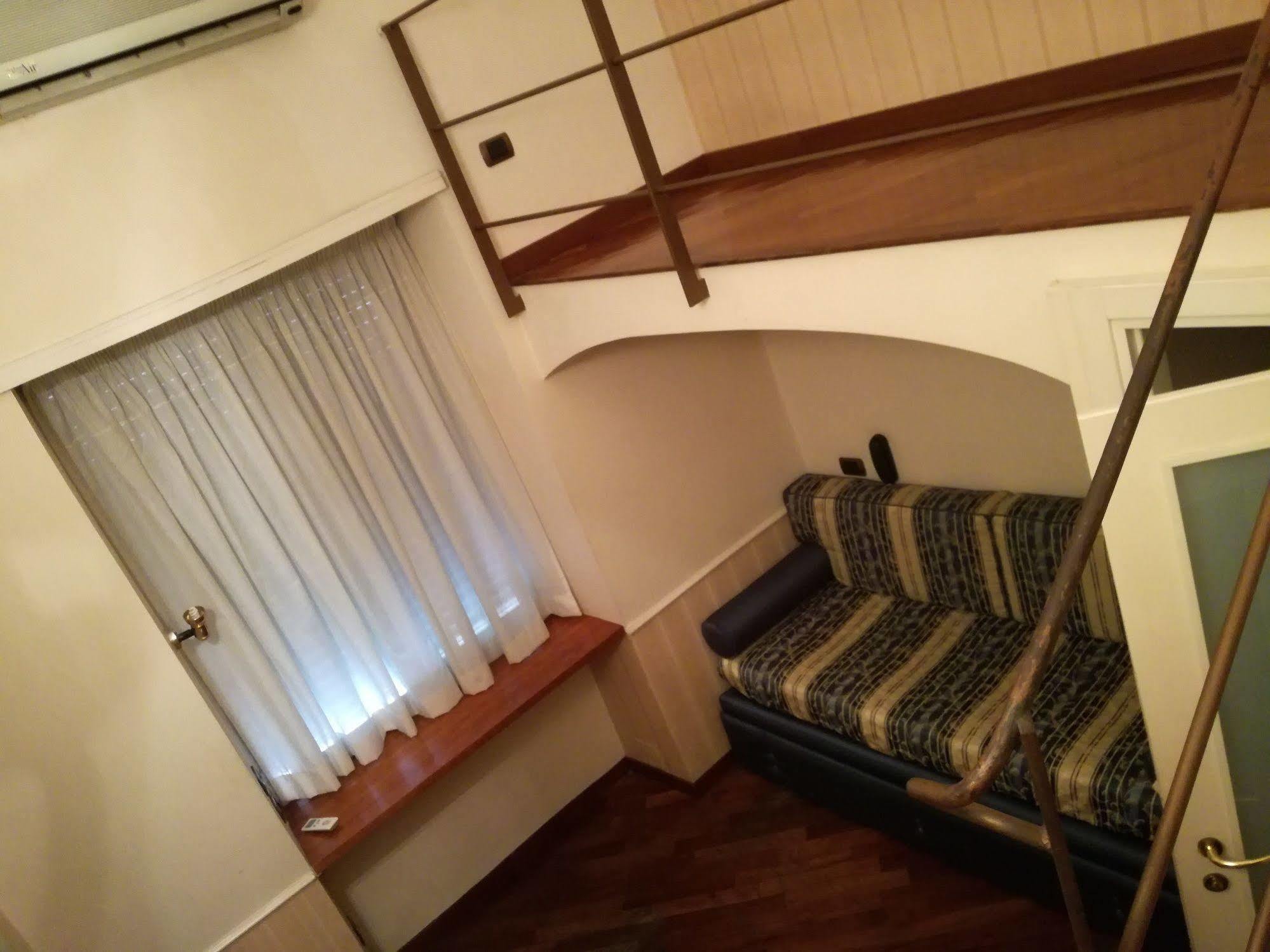 Ares Hotel Naples