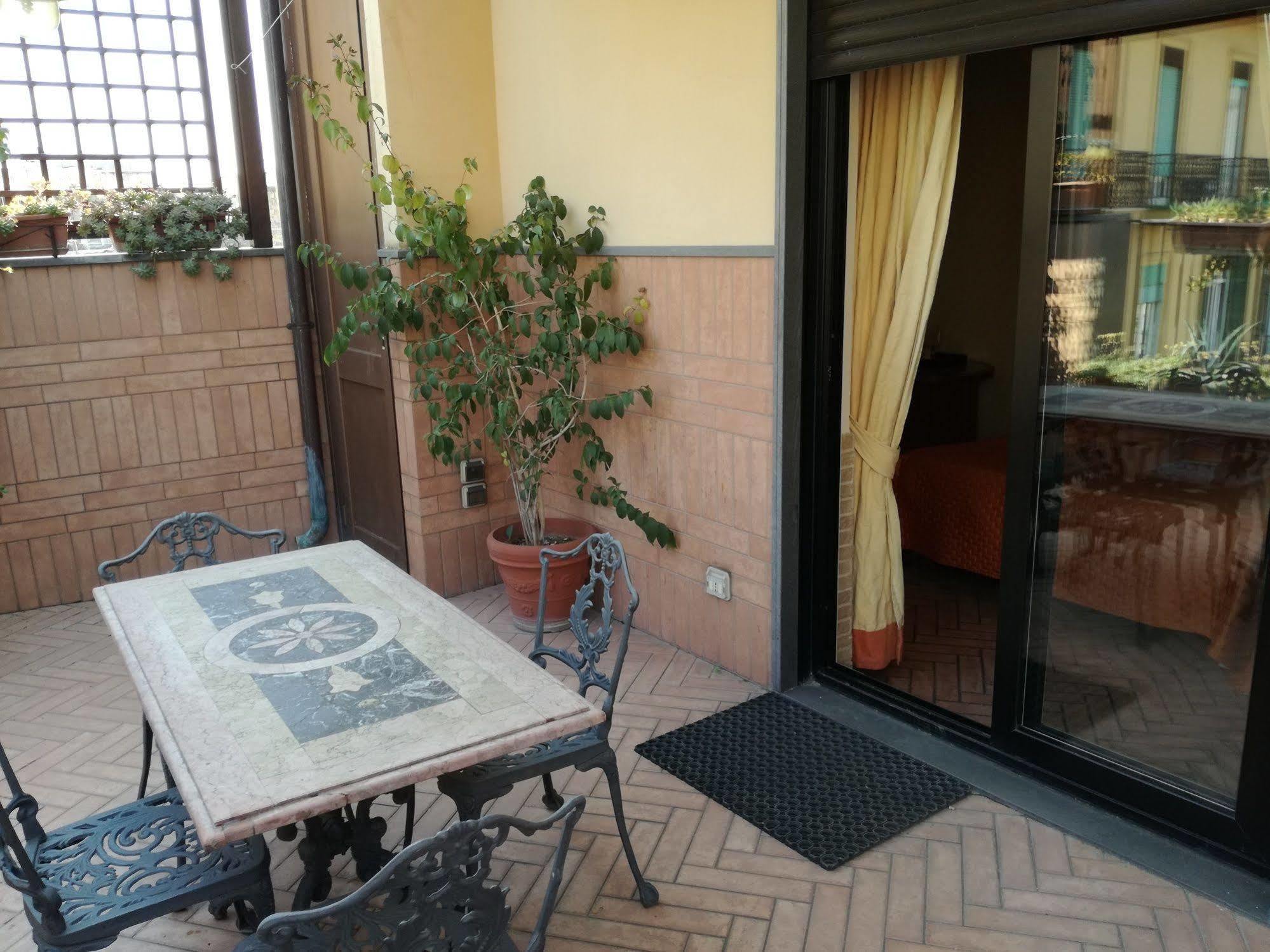 Ares Hotel Naples