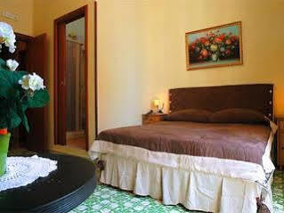 Guest house Domus Gemi Naples