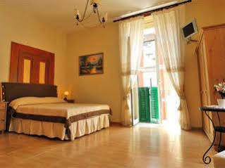 Domus Gemi Naples