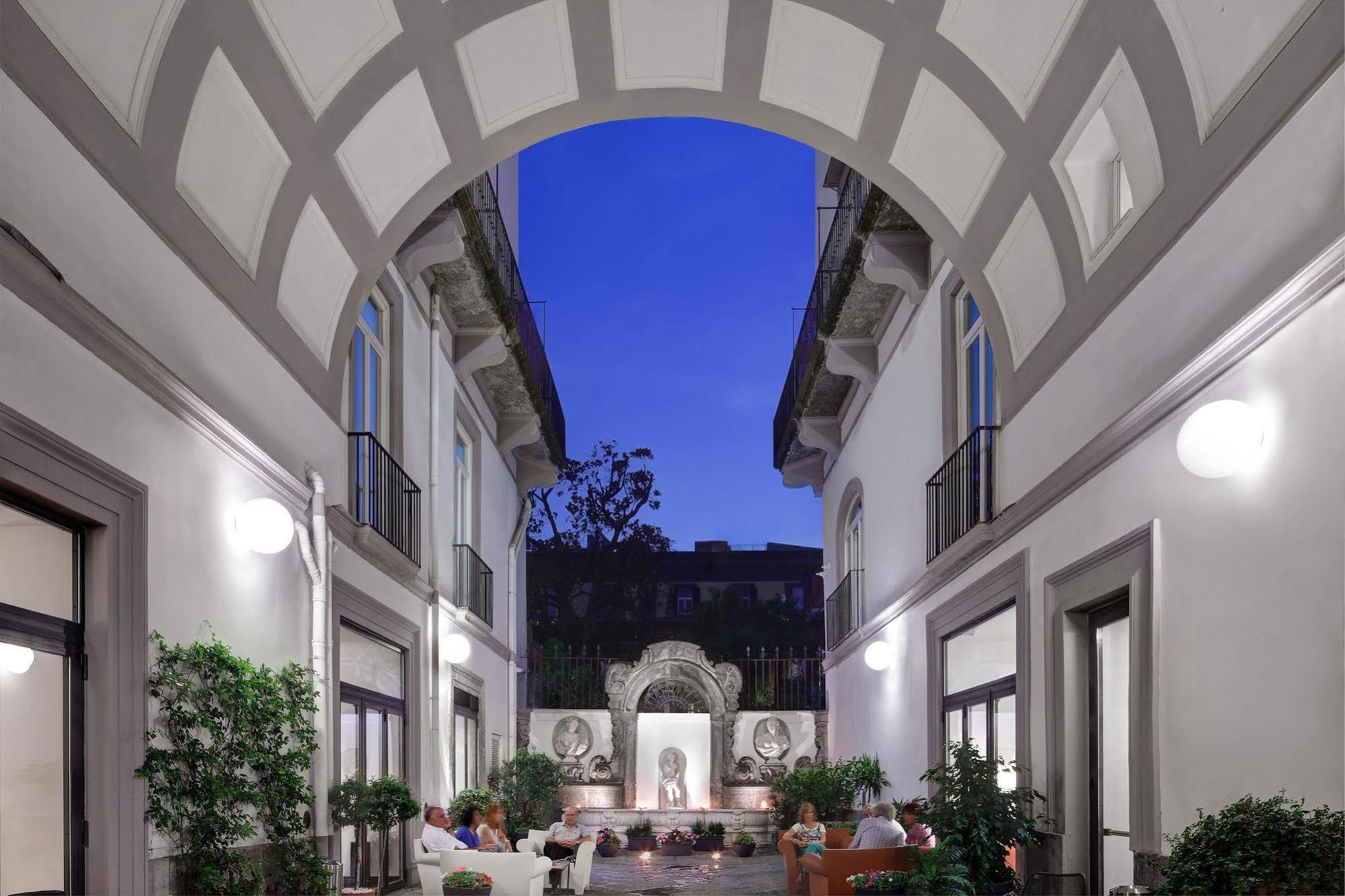 Hotel Piazza Bellini & Naples
