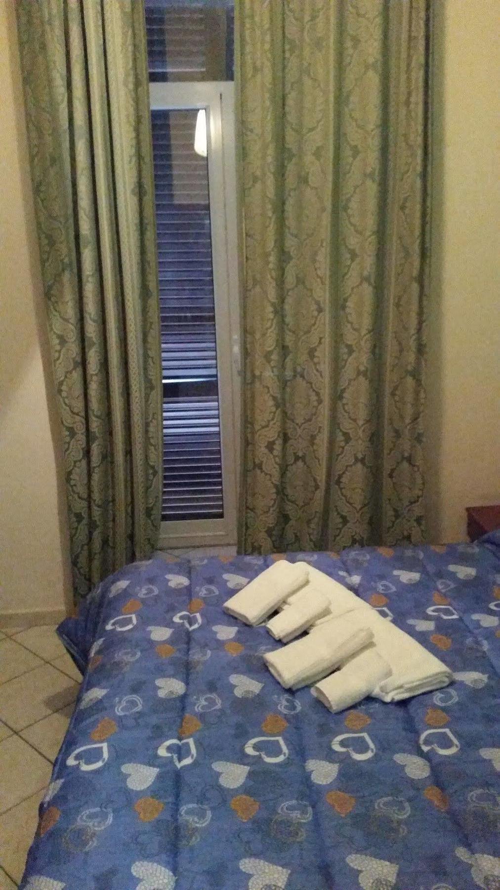 Eliseo 3* Naples