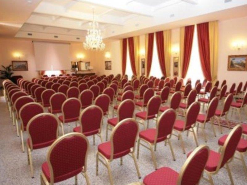 Grand Capodimonte Naples