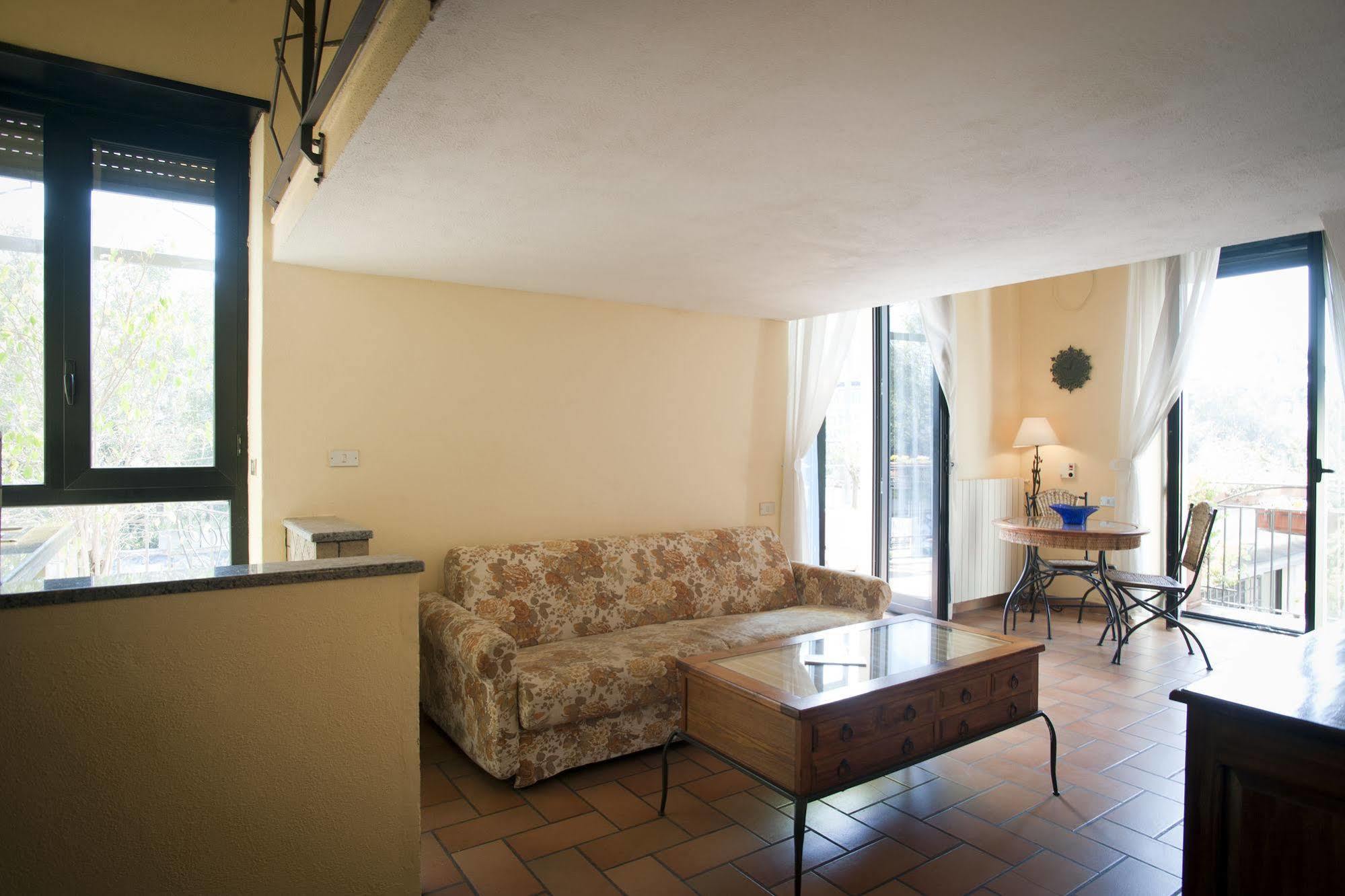 Medici Naples