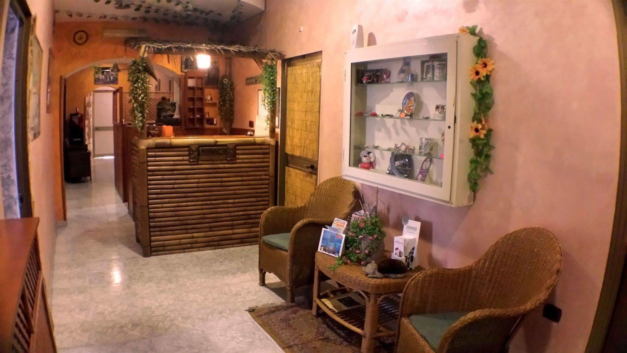 Ginevra Naples