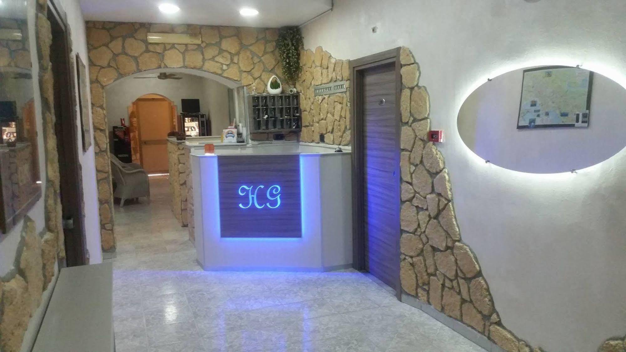 Ginevra Hotel *