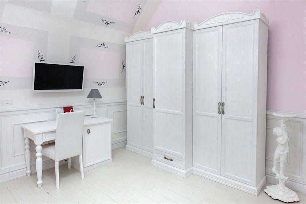 Domus Rosa * Naples