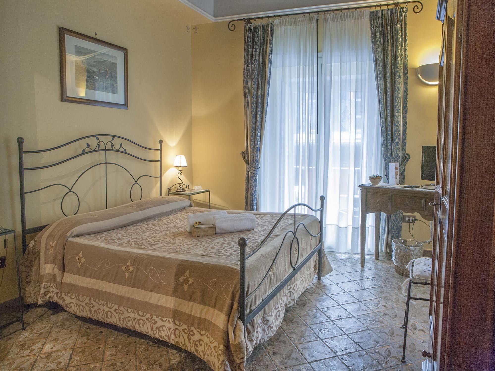 Bed & Breakfast L'alloggio Dei Vassalli Naples