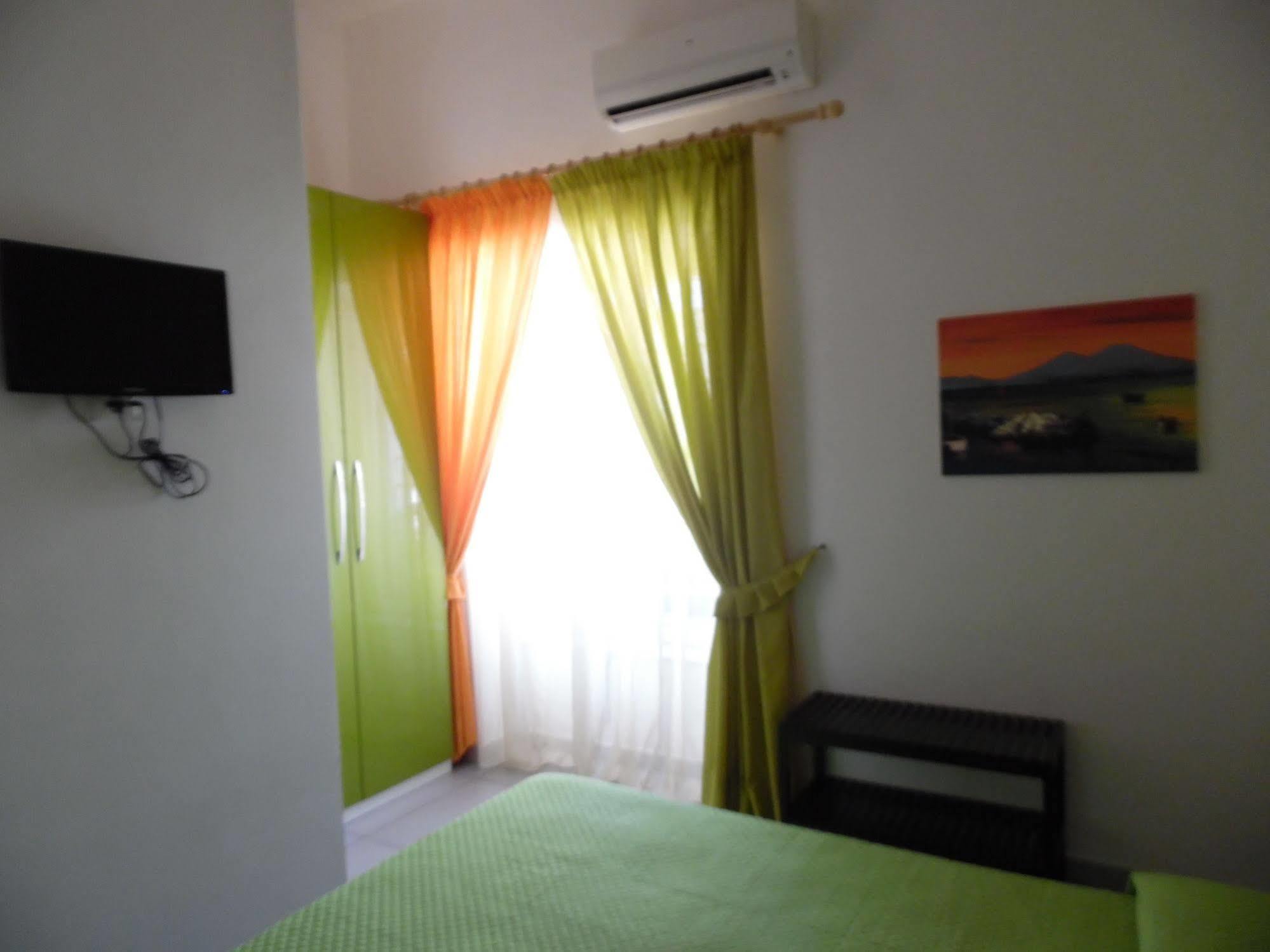 Megaride Santa Lucia Bed & Breakfast Naples