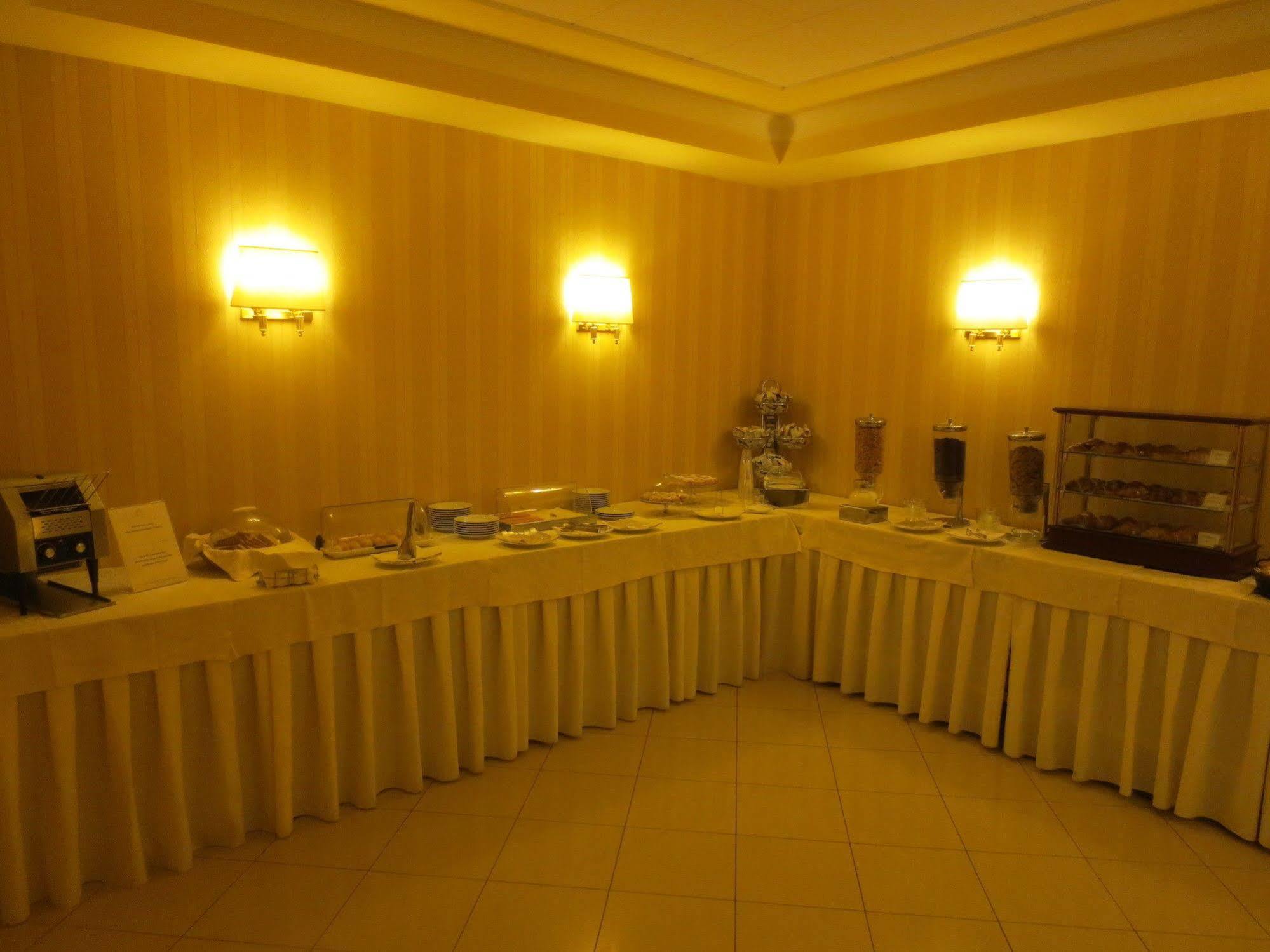 Joyfull 3* Naples
