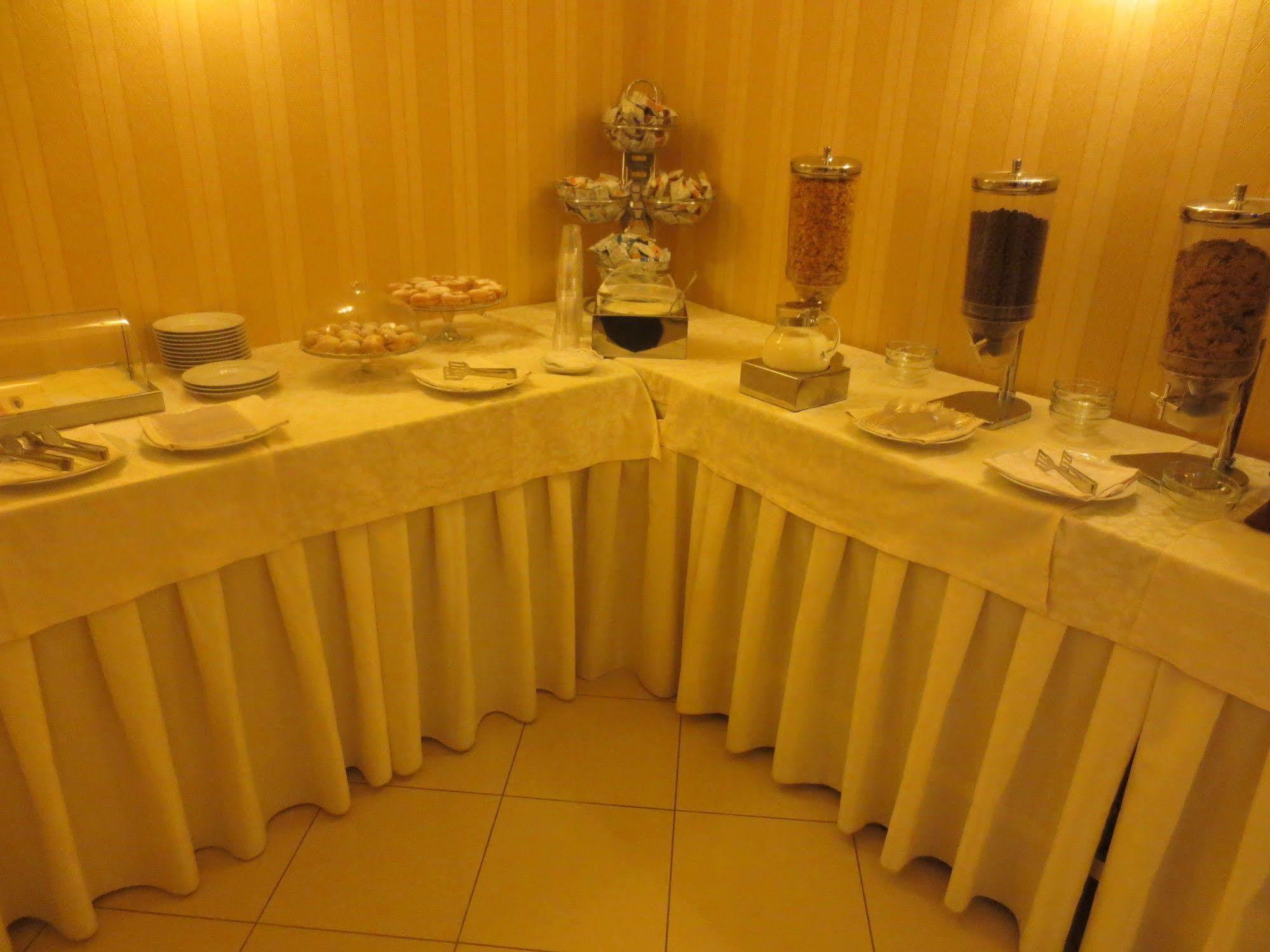 Joyfull Hotel