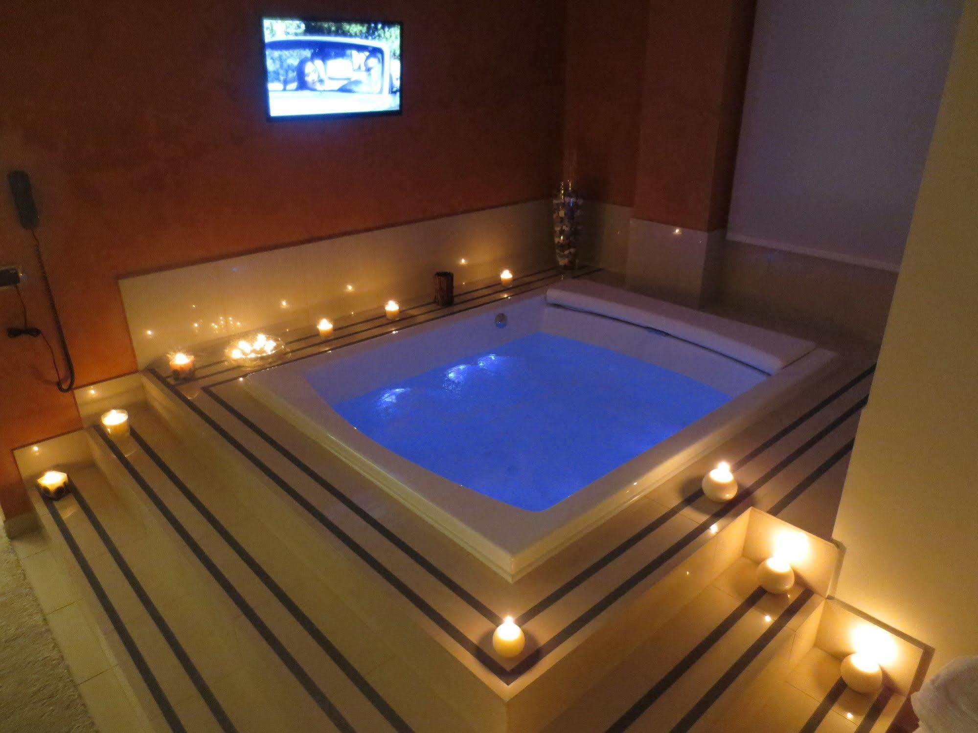 Joyfull Hotel