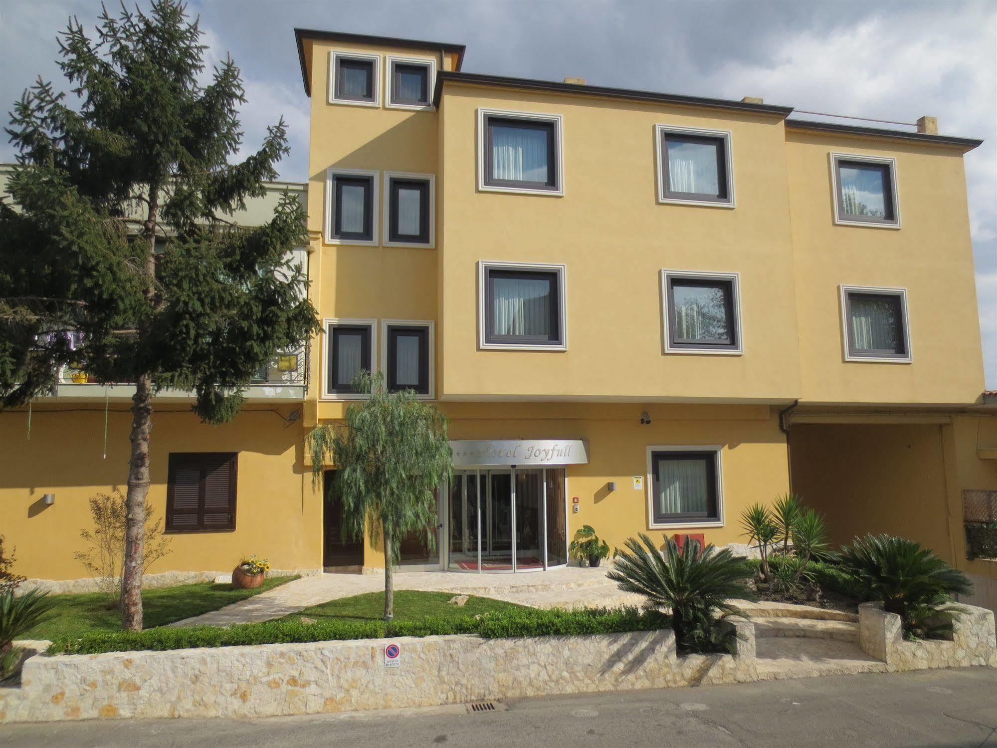 Joyfull Hotel Naples