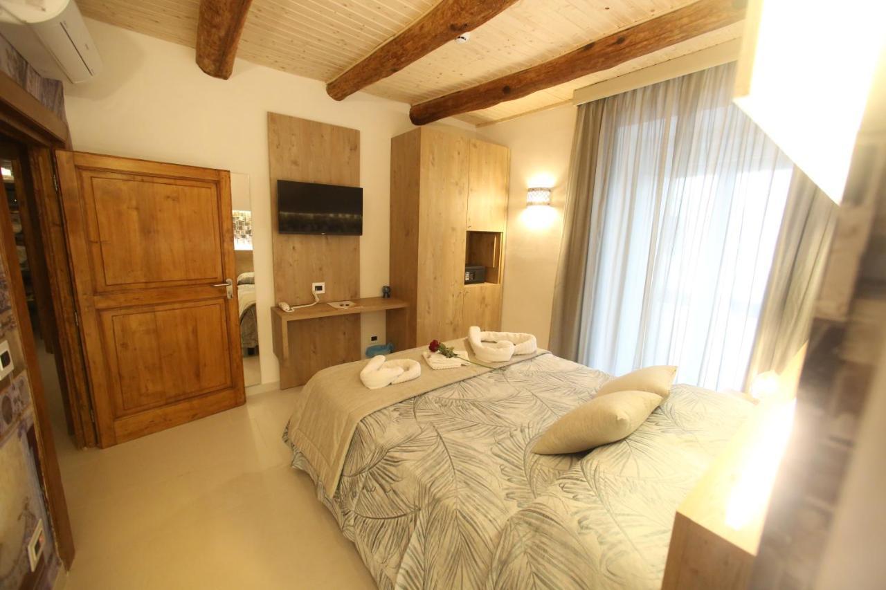 Relais Piazza Del Plebiscito 3*
