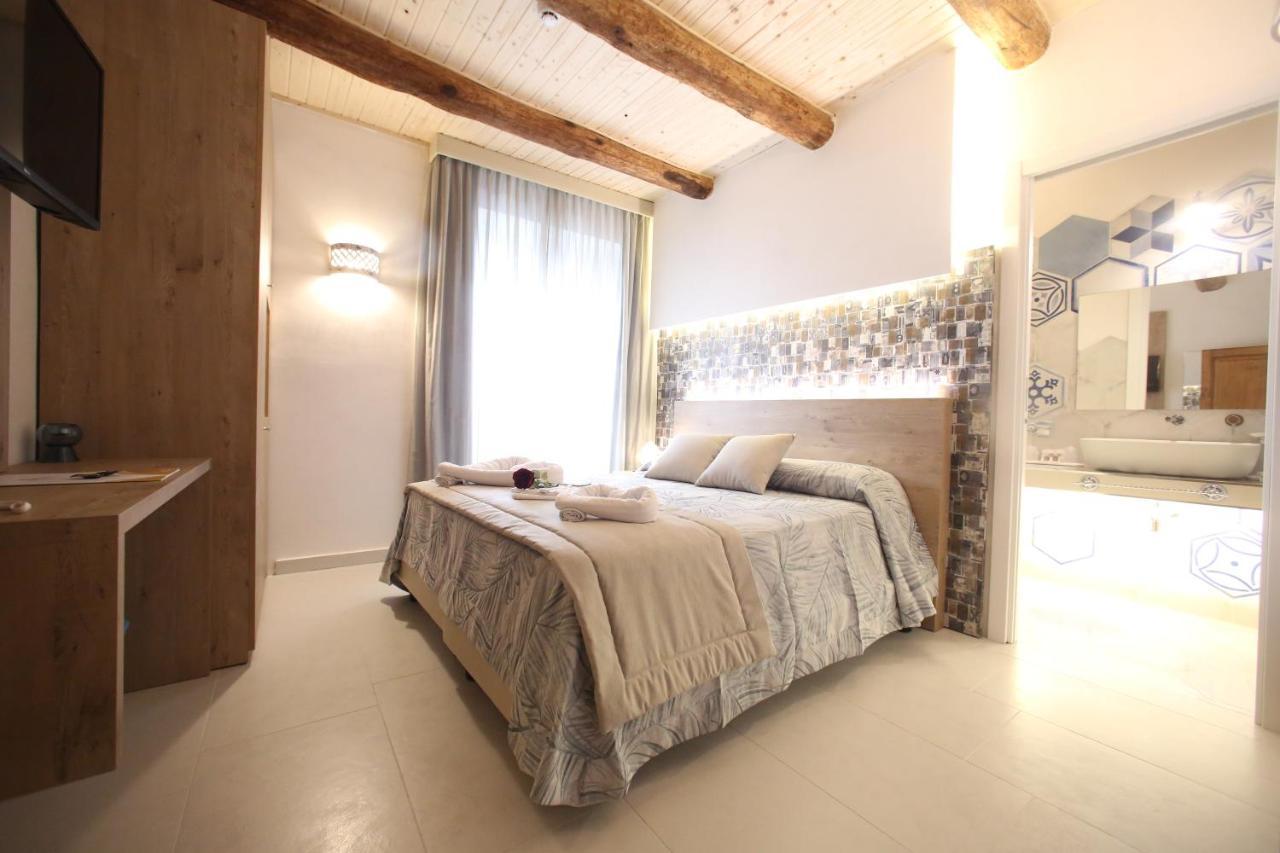 Relais Piazza Del Plebiscito Bed & Breakfast 3*