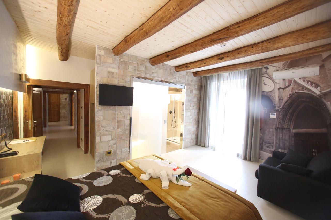 Relais Piazza Del Plebiscito 3* Naples