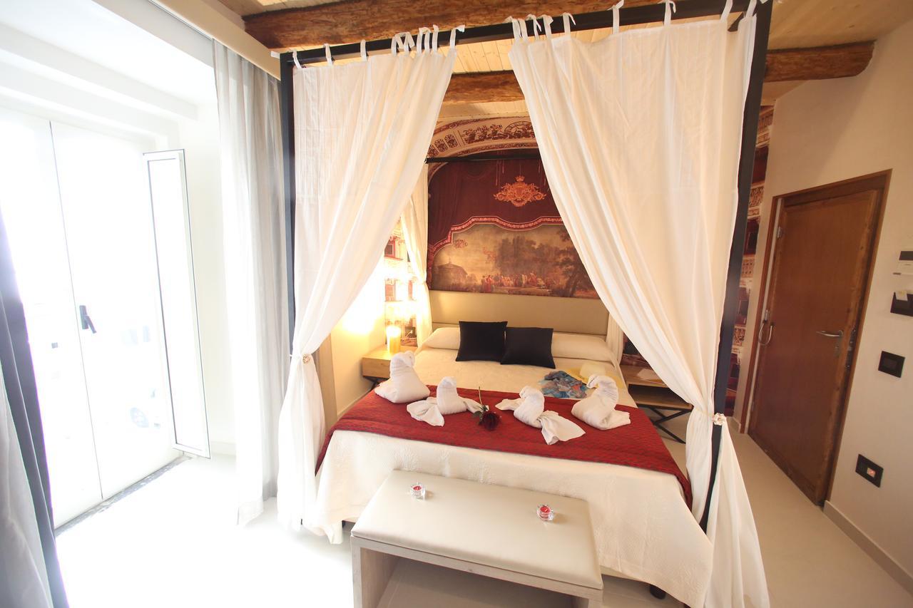 Relais Piazza Del Plebiscito Bed & Breakfast Naples