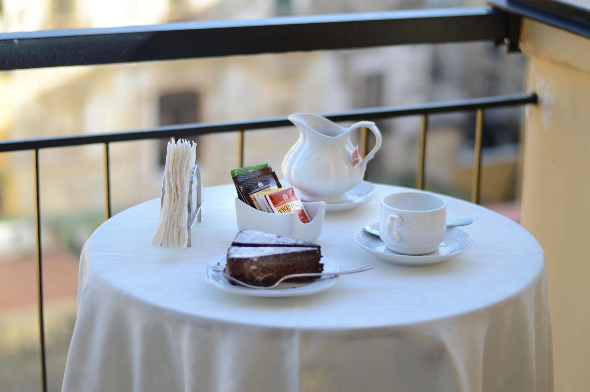 Hotel Pinto-storey 3*
