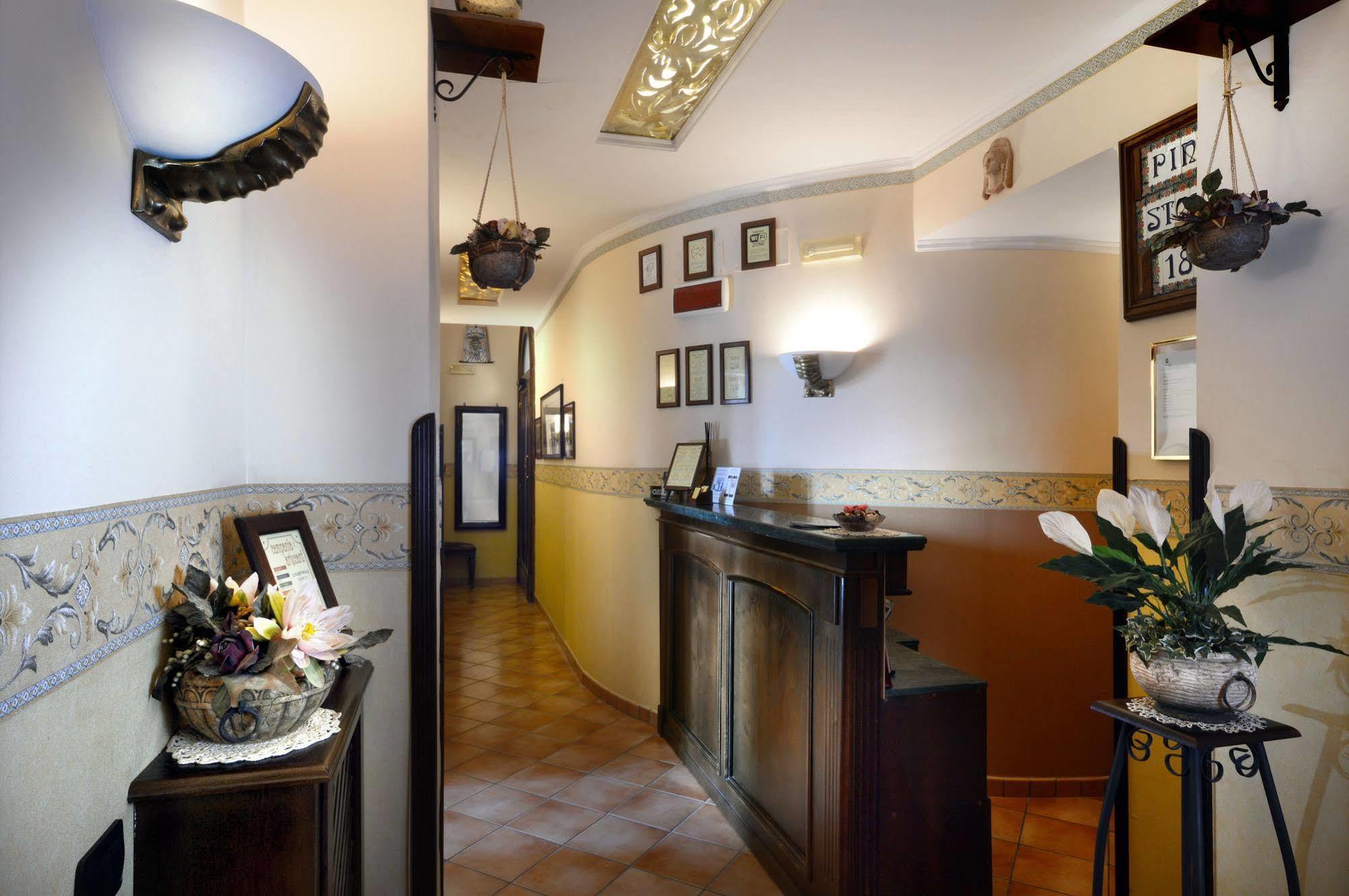 Hotel Pinto-storey Naples