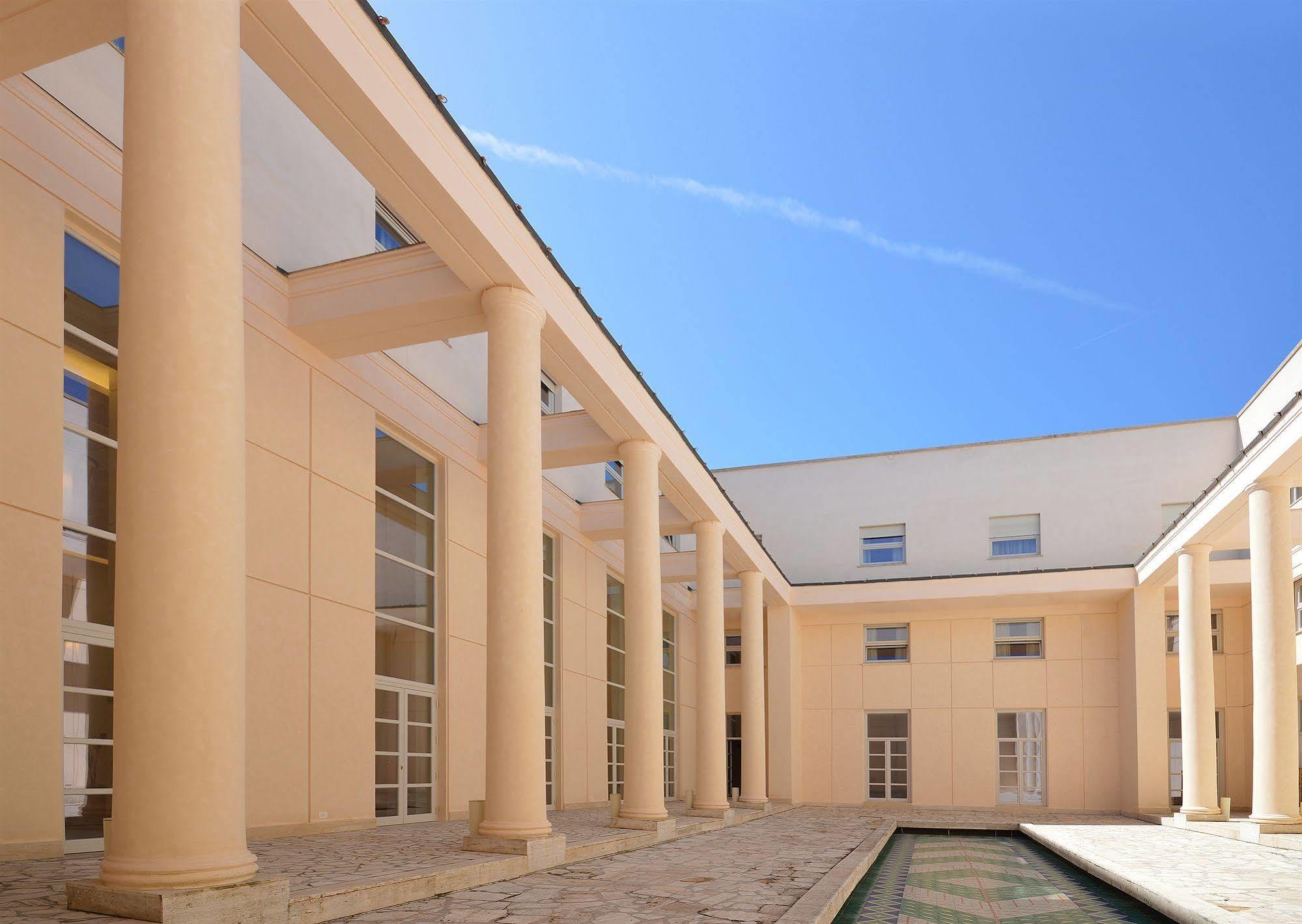 Hotel Palazzo Esedra 4*