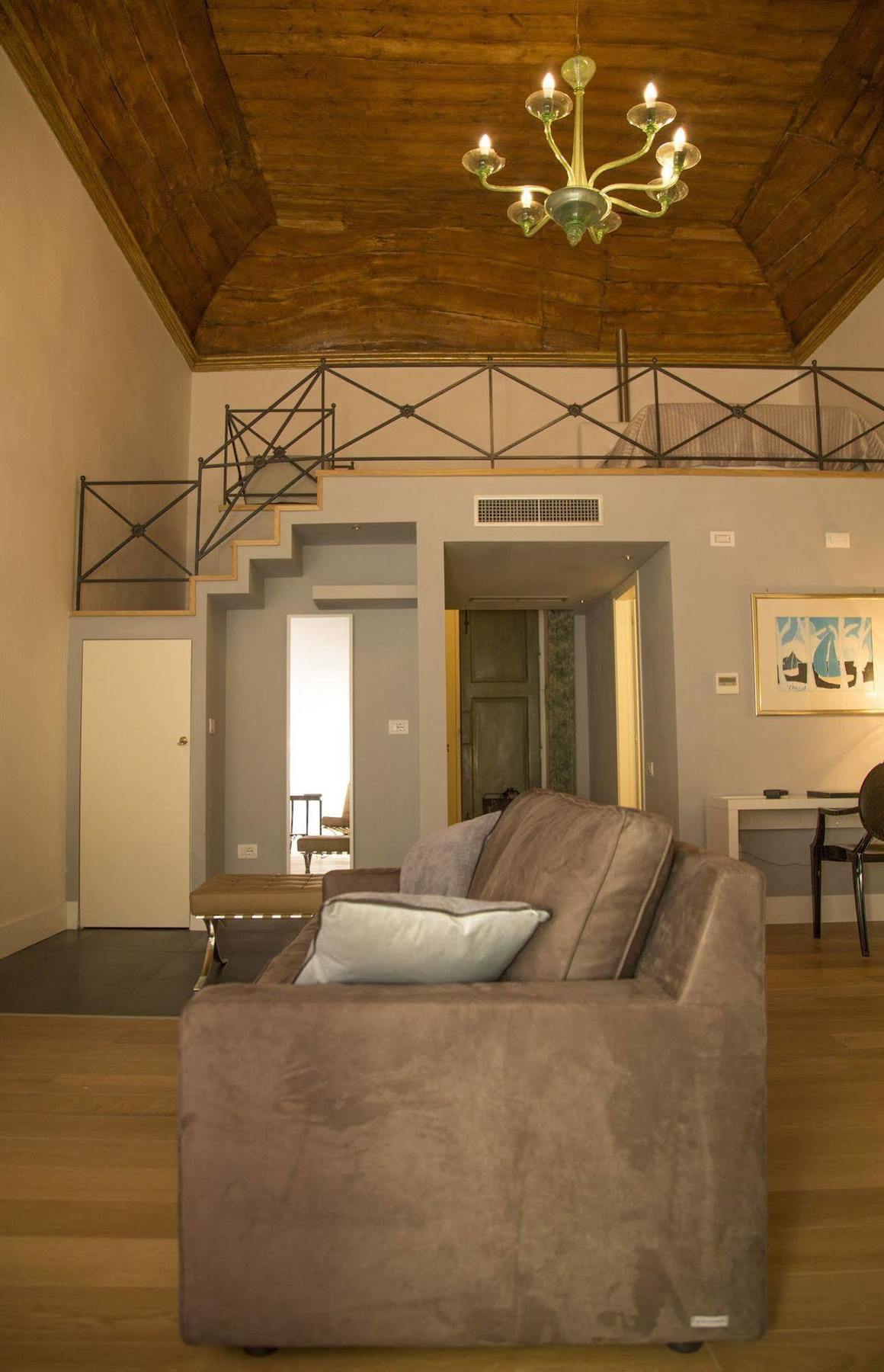 Santa Chiara Boutique