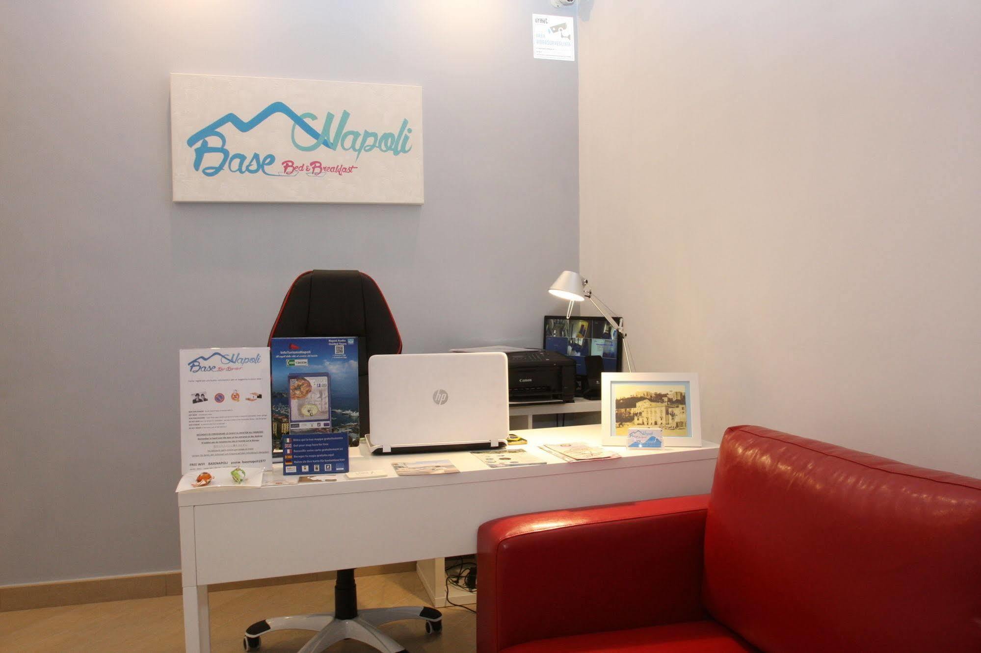 Base Mergellina Bed & Breakfast