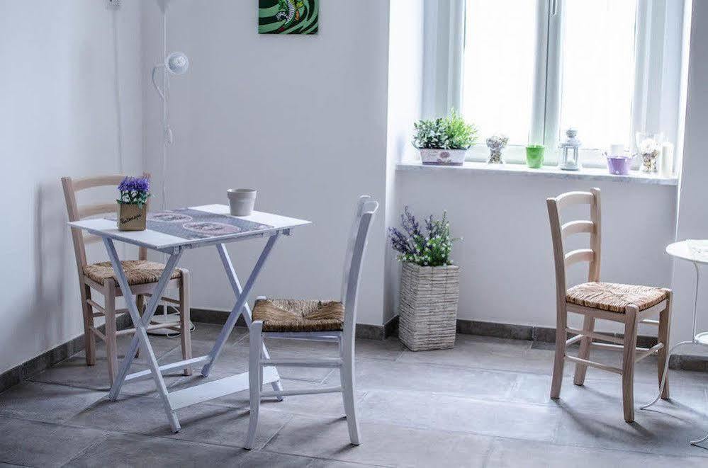 Lady-b Bed & Breakfast 2*
