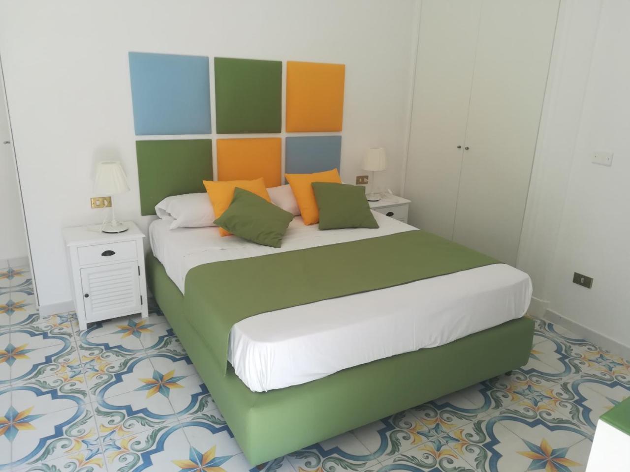 Suitenapolisantalucia Bed & Breakfast