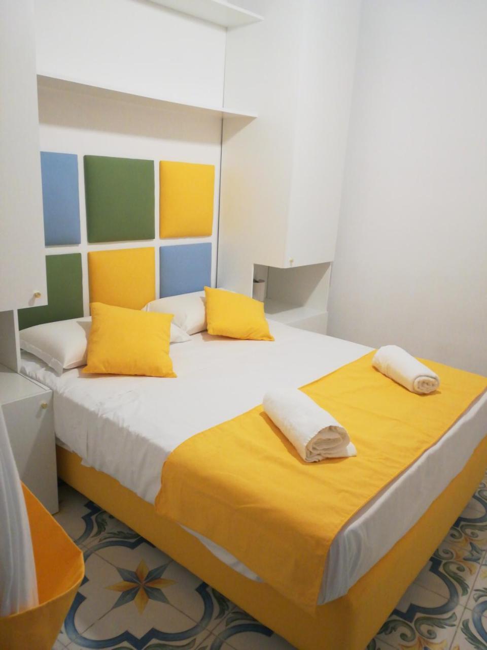 Suitenapolisantalucia Bed & Breakfast *