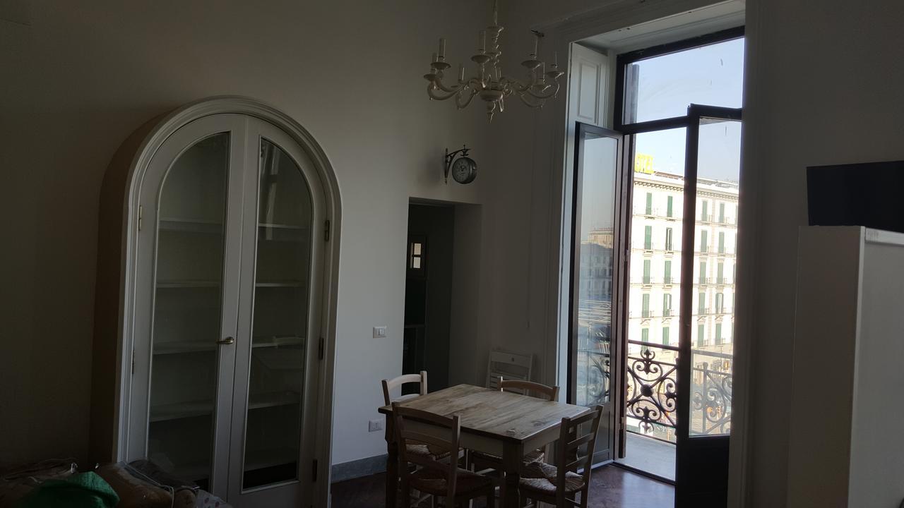 Apartment Metro Garibaldi - Loft Con Wifi E 4 Posti Letto Presso La Stazione Centrale Di Napoli *