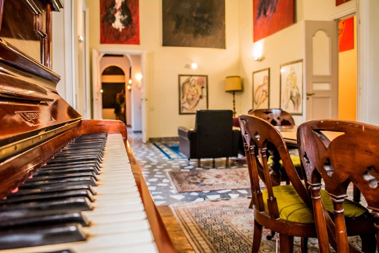 Apartment Mariolina Amato Art Gallery *