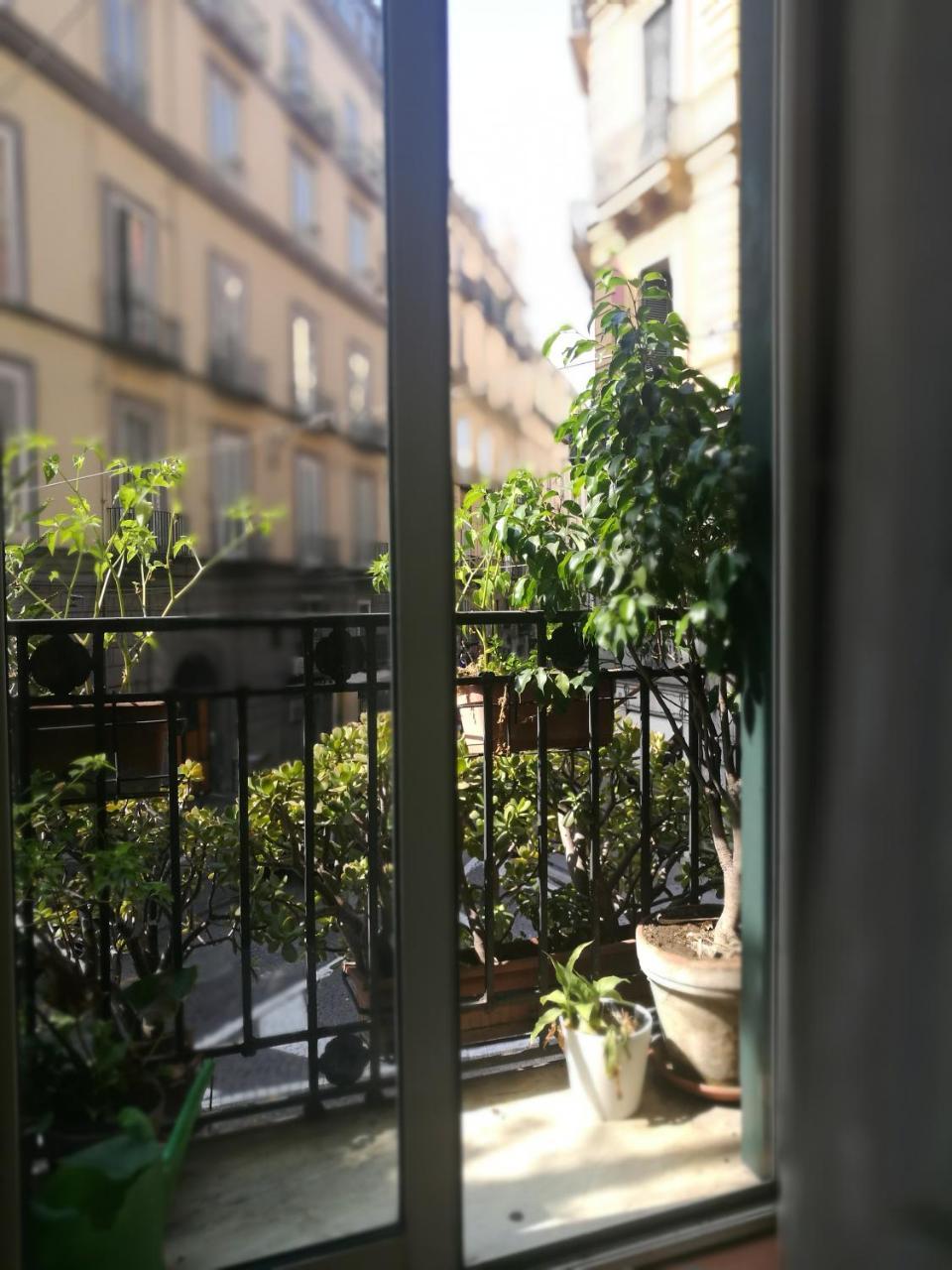 Bed Morelli 49 , Chiaia Bed & Breakfast Naples