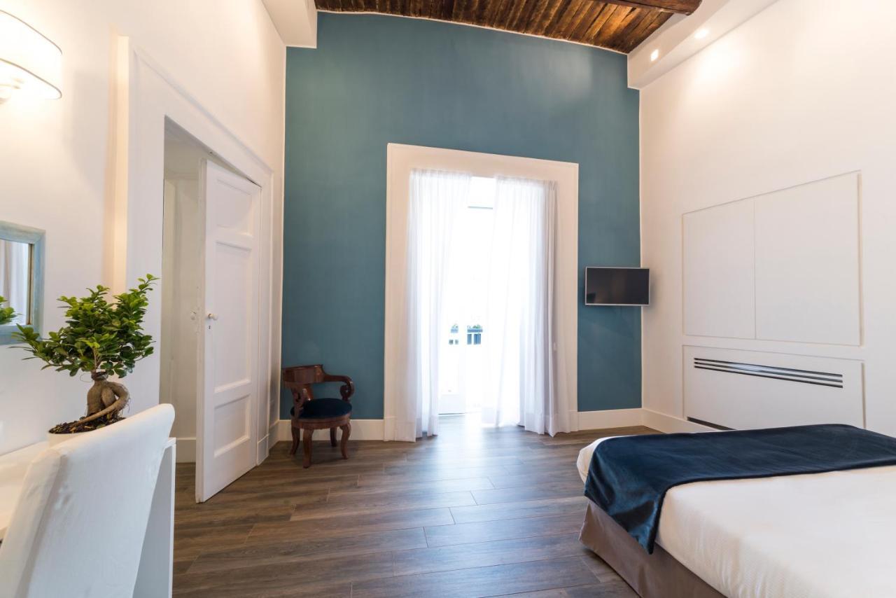 Foro Carolino S&b 2* Naples