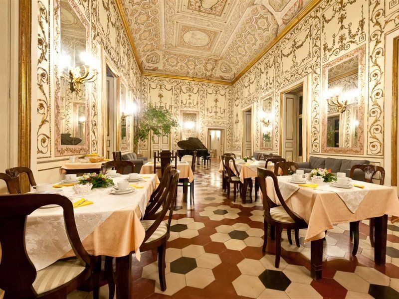 Decumani De Charme Hotel