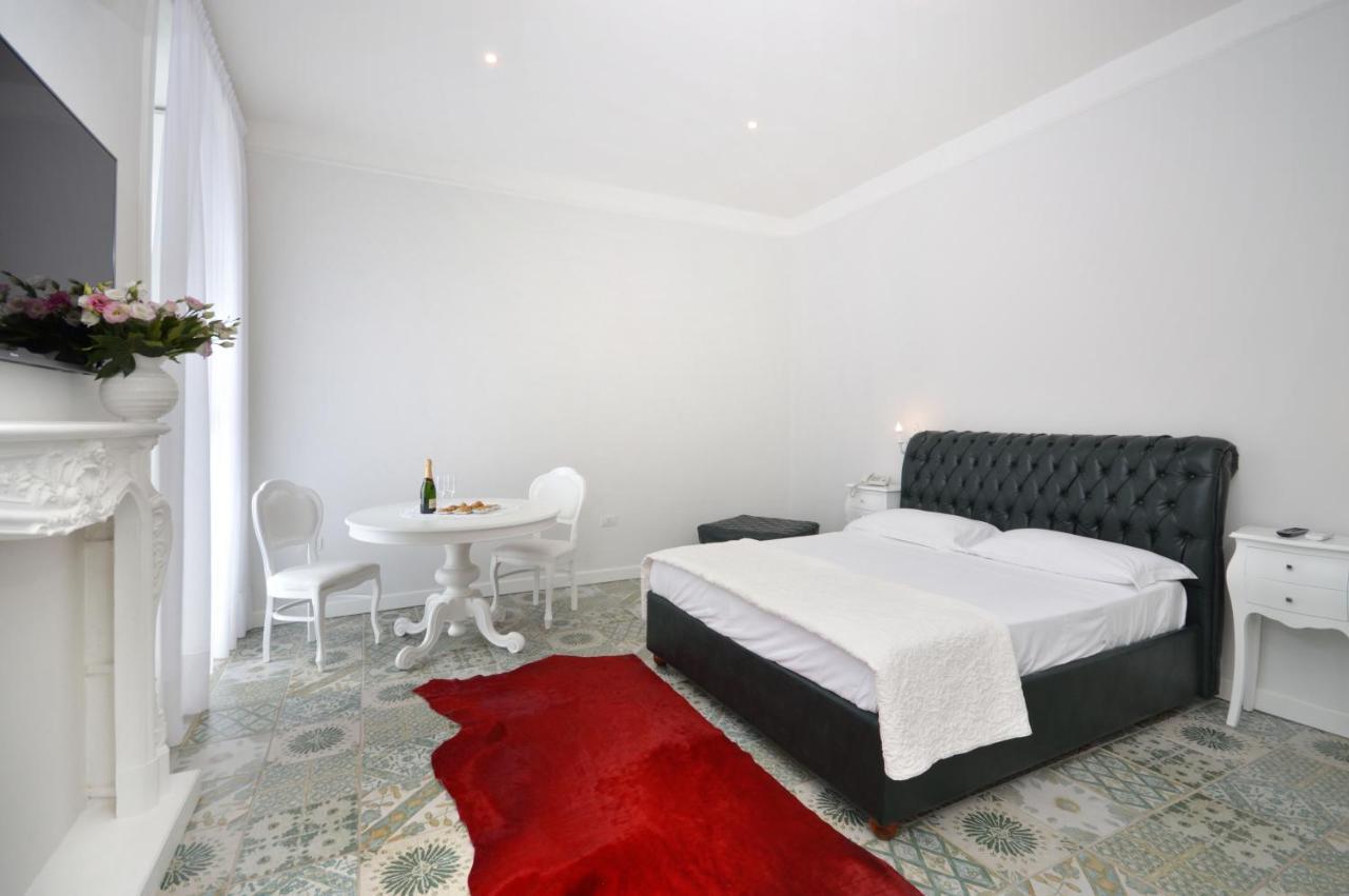 Barbarella Naples