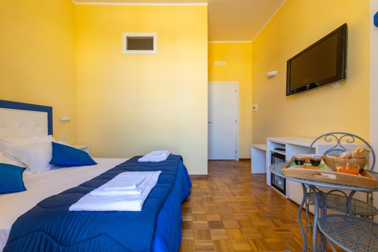 Trianon Bed & Breakfast 2*