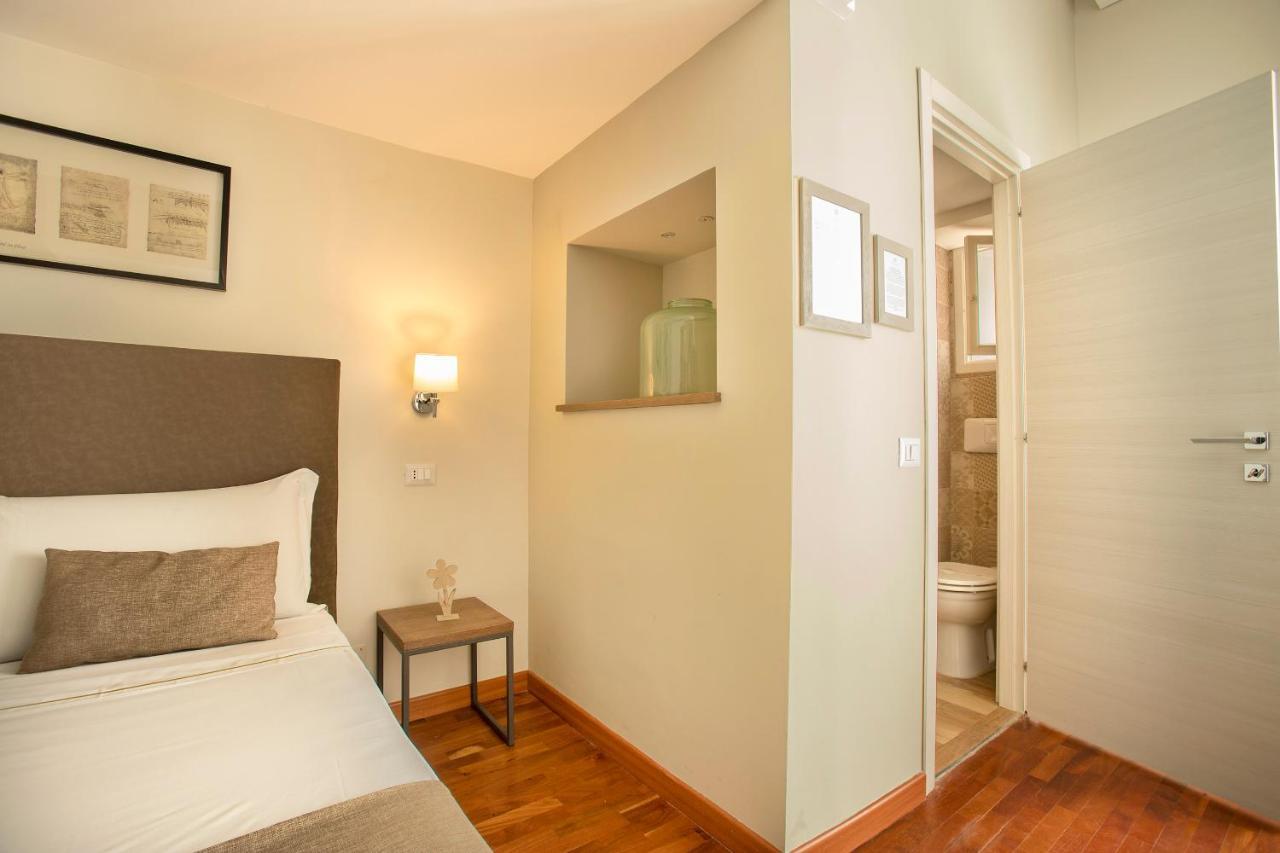 Bed & Breakfast Palazzo Depretis 3*