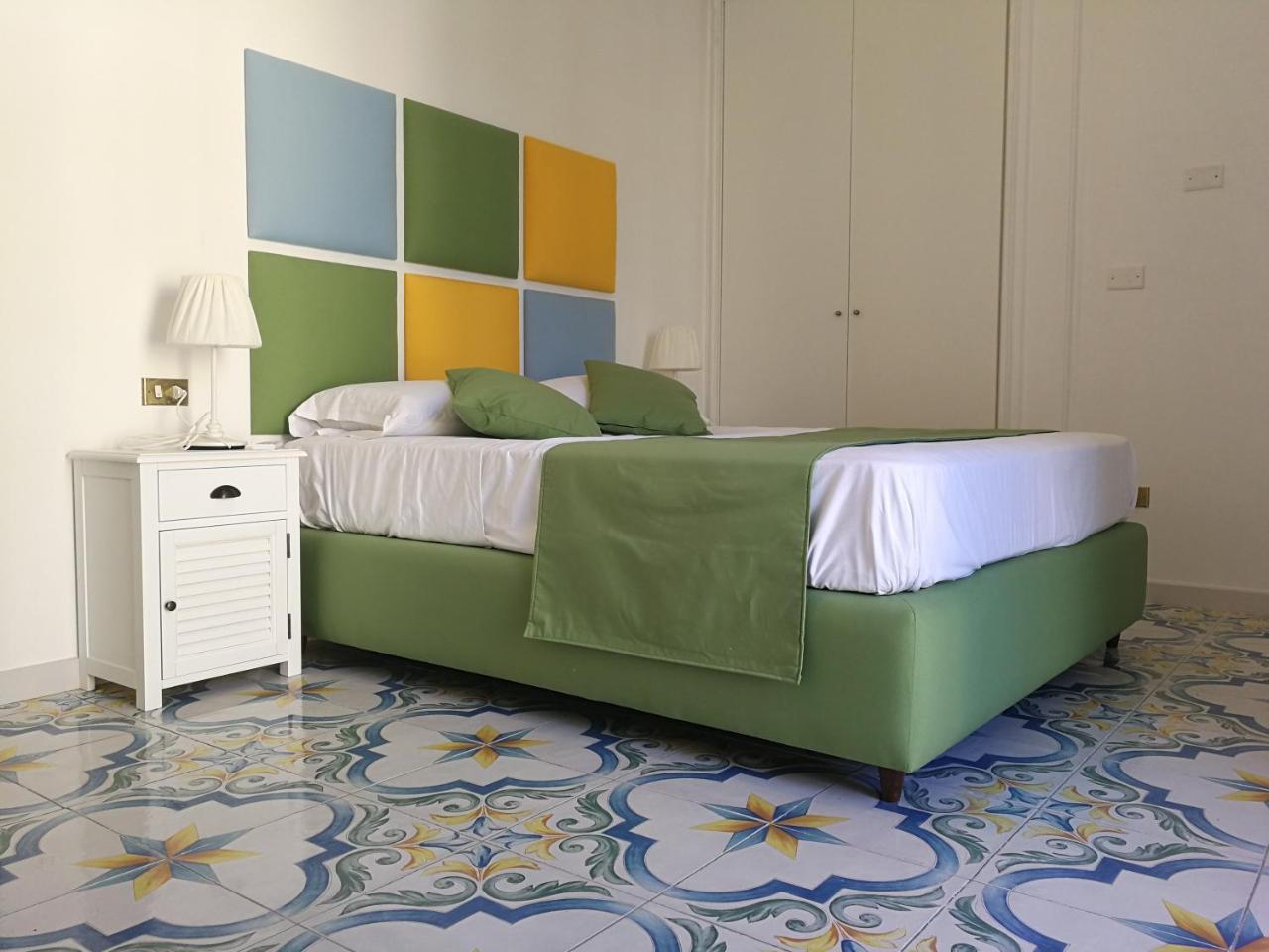 Suitenapolisantalucia Naples